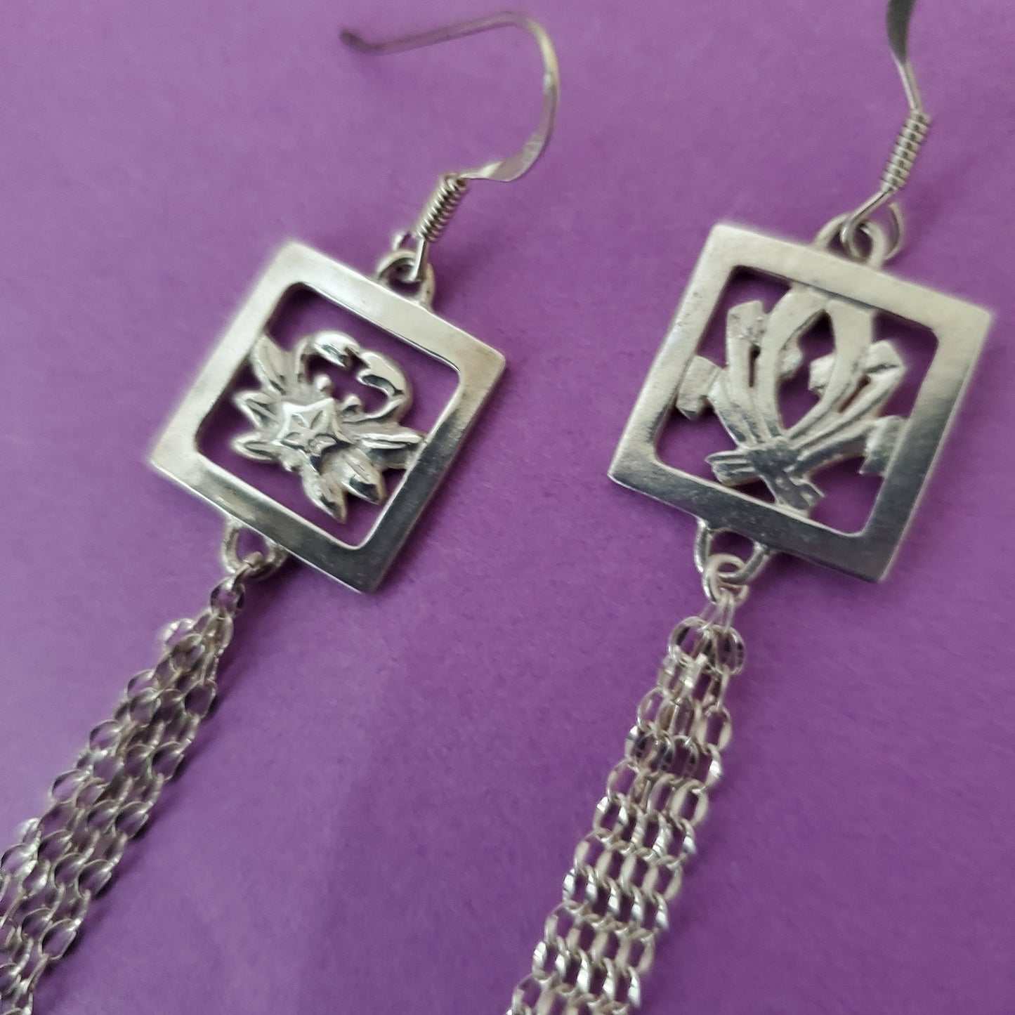 家紋ピアス (蟹竜胆×熨斗)