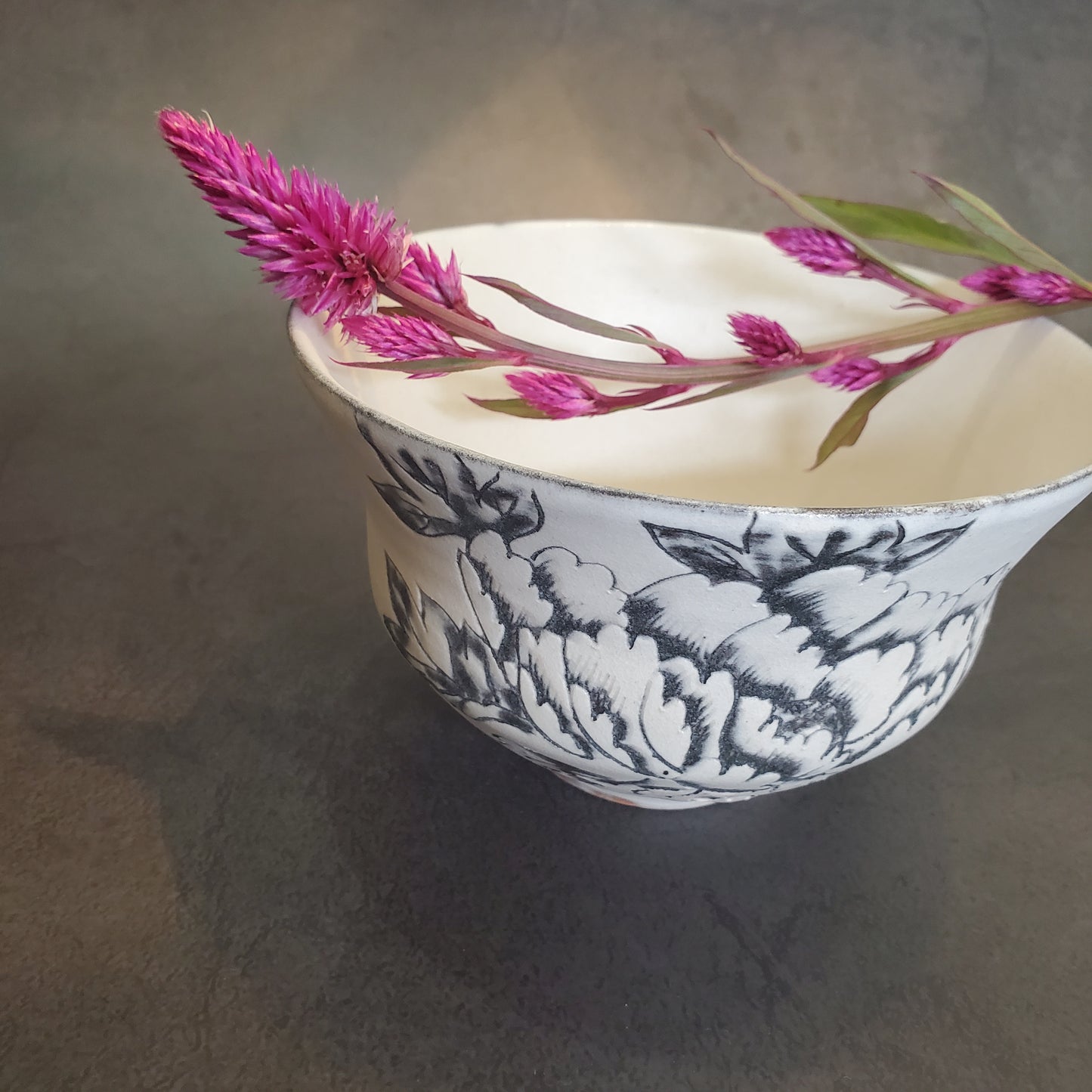 掻き落としbowl「牡丹」