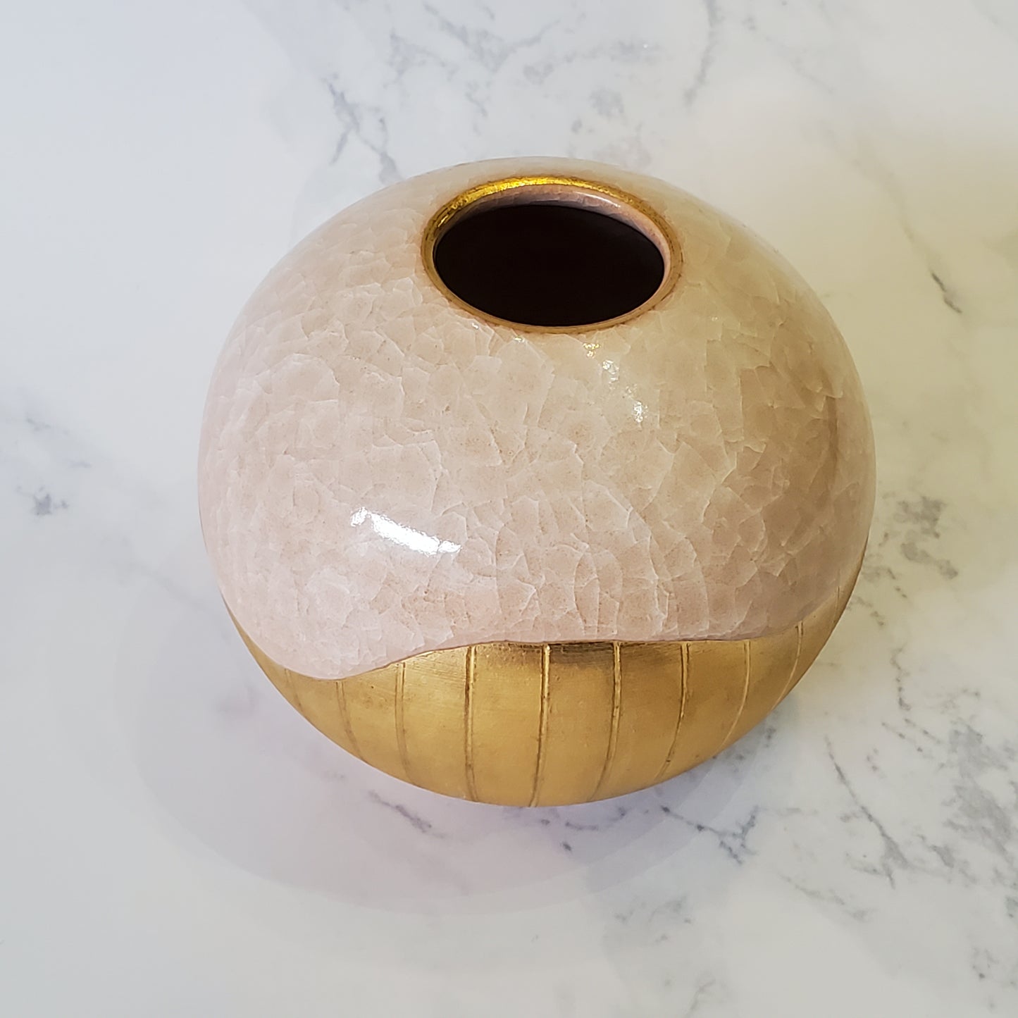vase pink