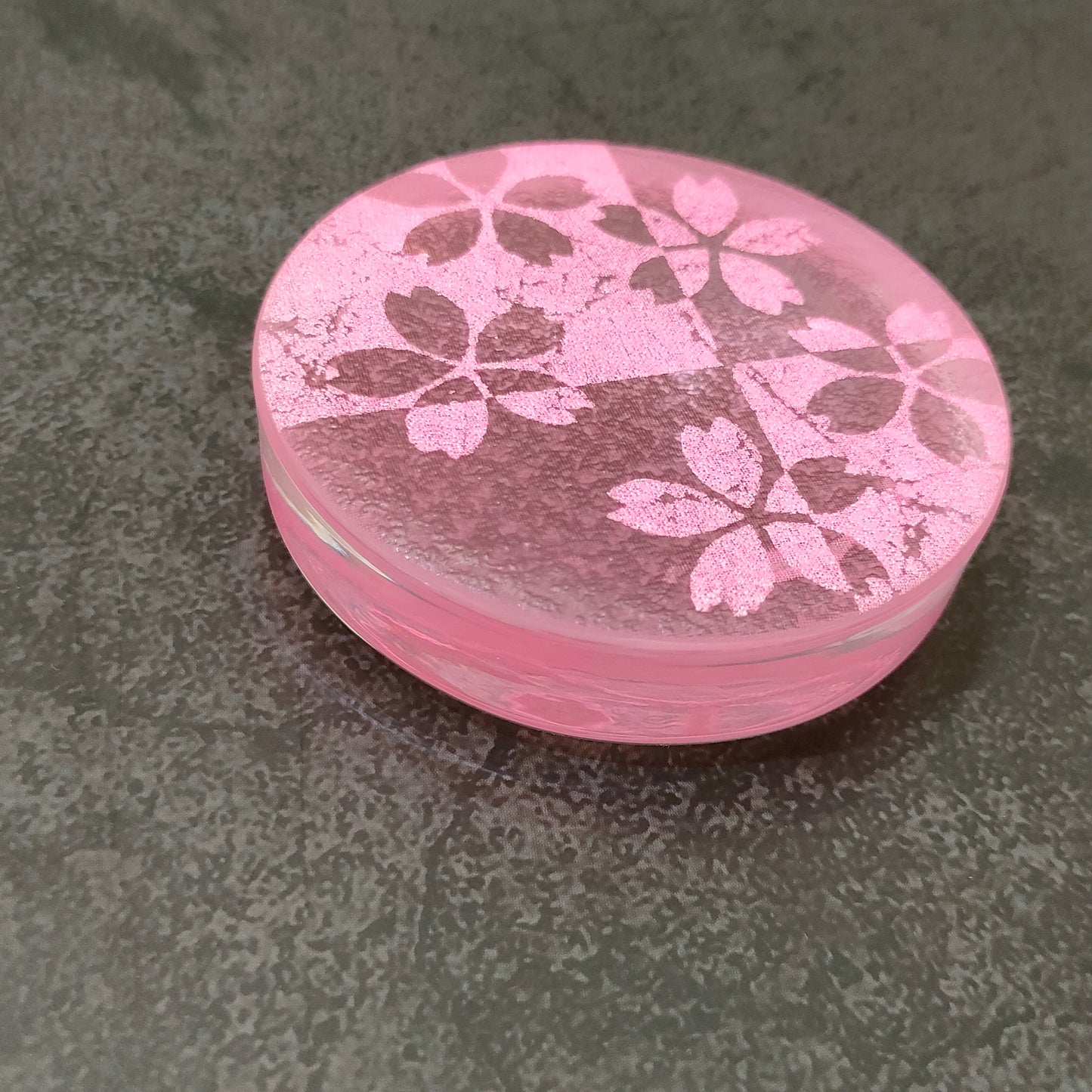 金彩ガラス ペーパーウェイト 桜 ピンク(7cm・丸形)