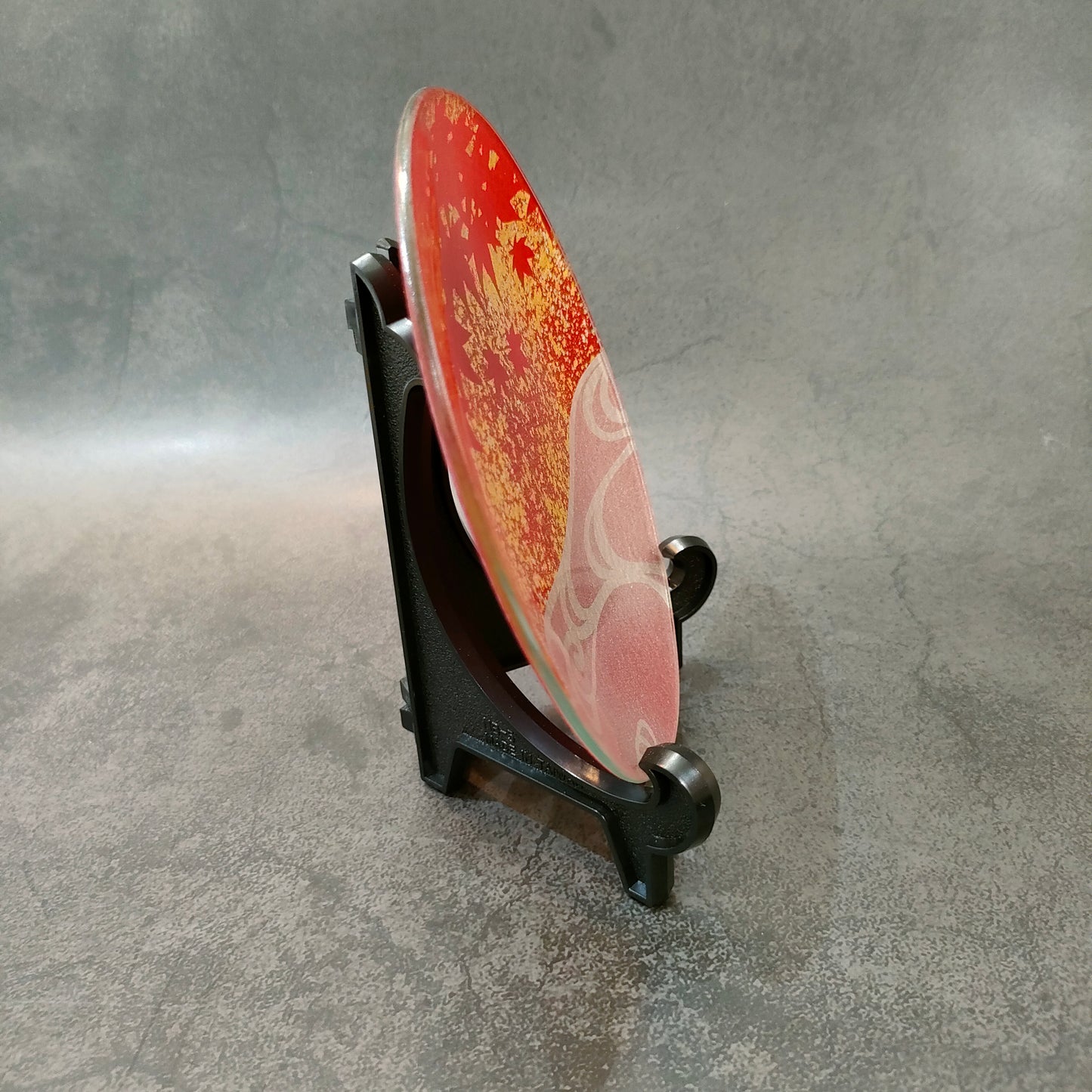 金彩ガラス皿 紅葉に流水(15cm・丸形)