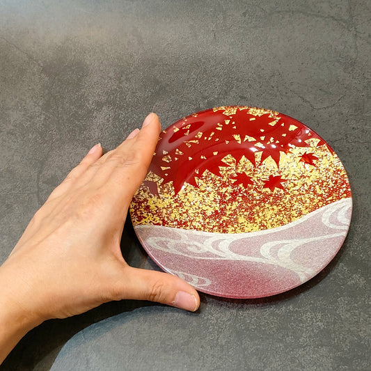 金彩ガラス皿 紅葉に流水(15cm・丸形)