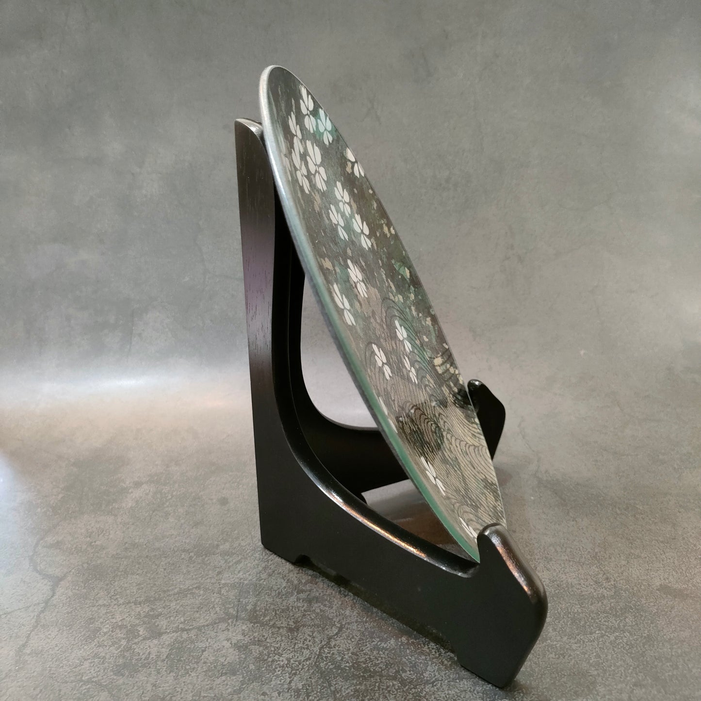 金彩ガラス皿 桜散らし(24cm・丸形)