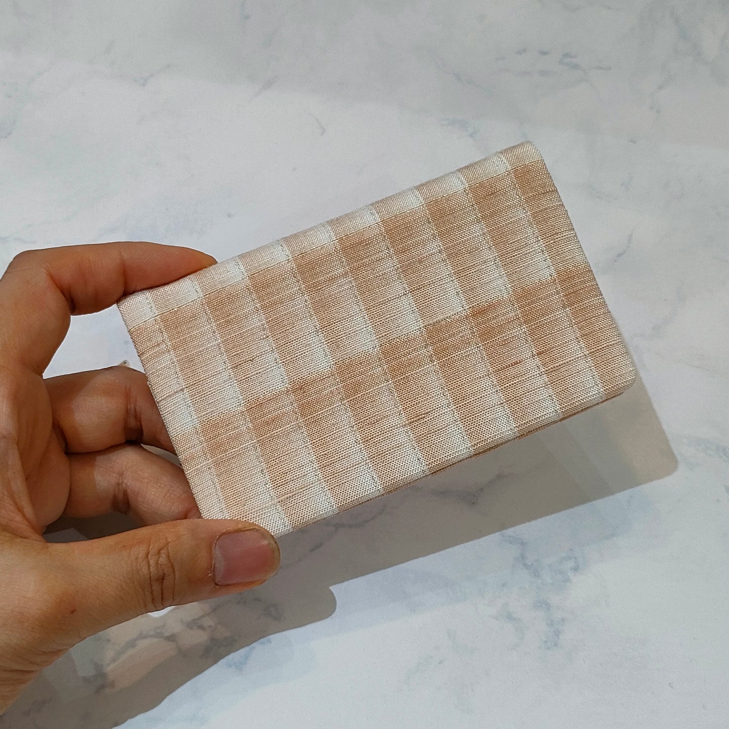 カードケース(二つ折り)2106PK-2M02(植物染料・絹・金糸)