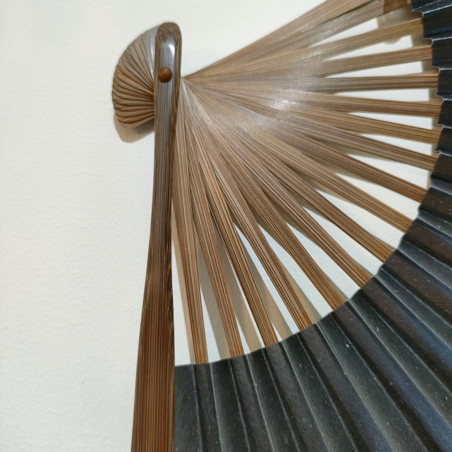 金彩扇子 箔図 image2 唐木