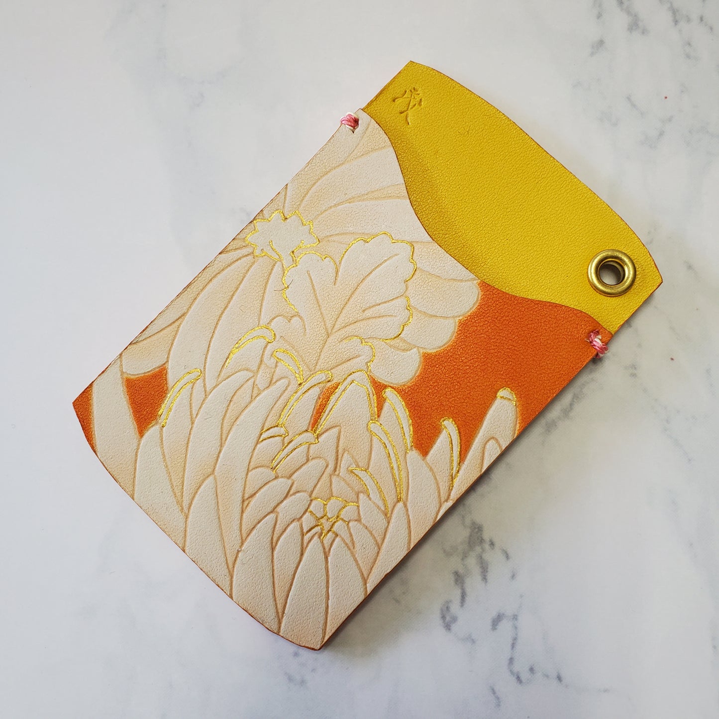 Chrysanthemum/cowhide card case