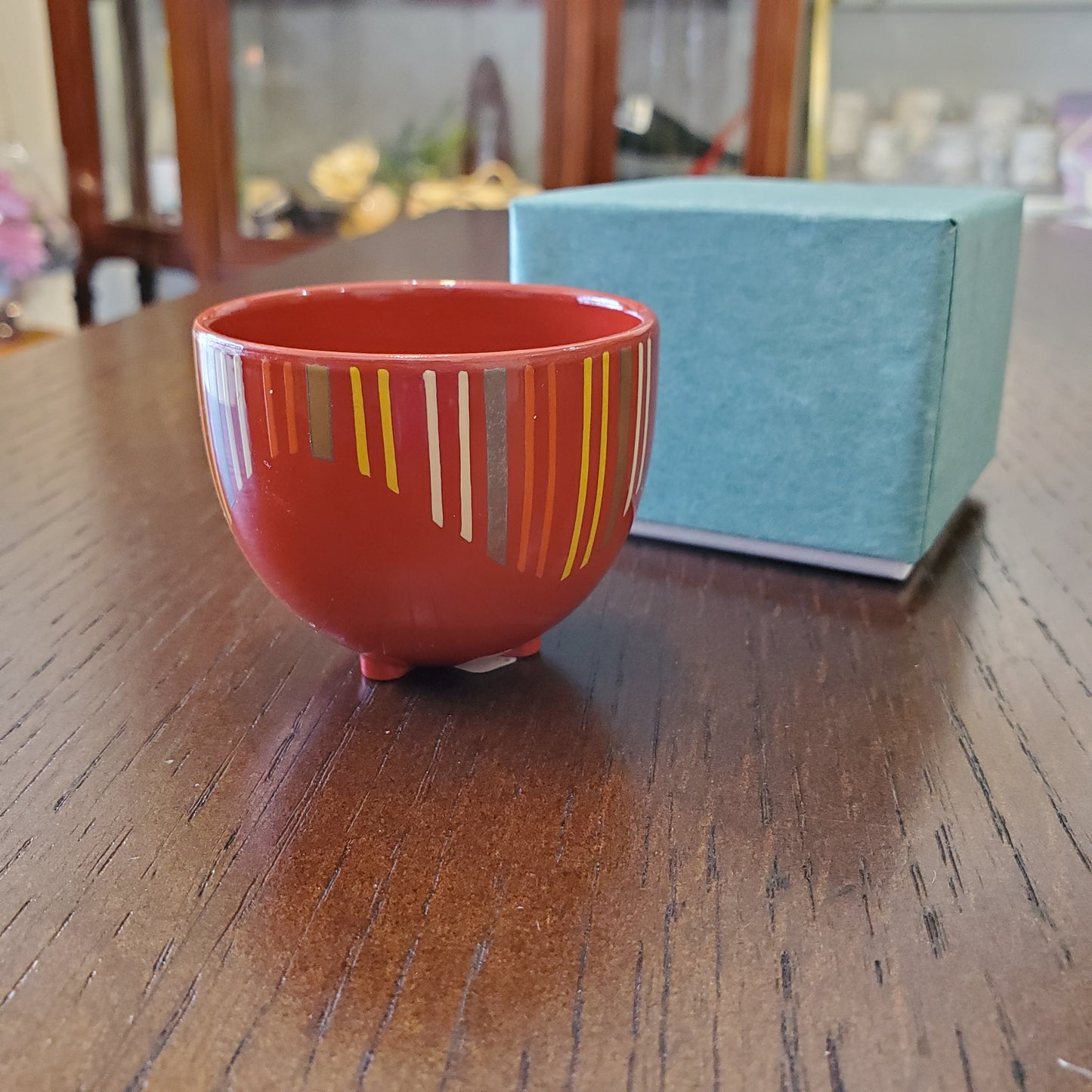 Maki-e lacquer picture sake cup "By the clear stream" Vermillion