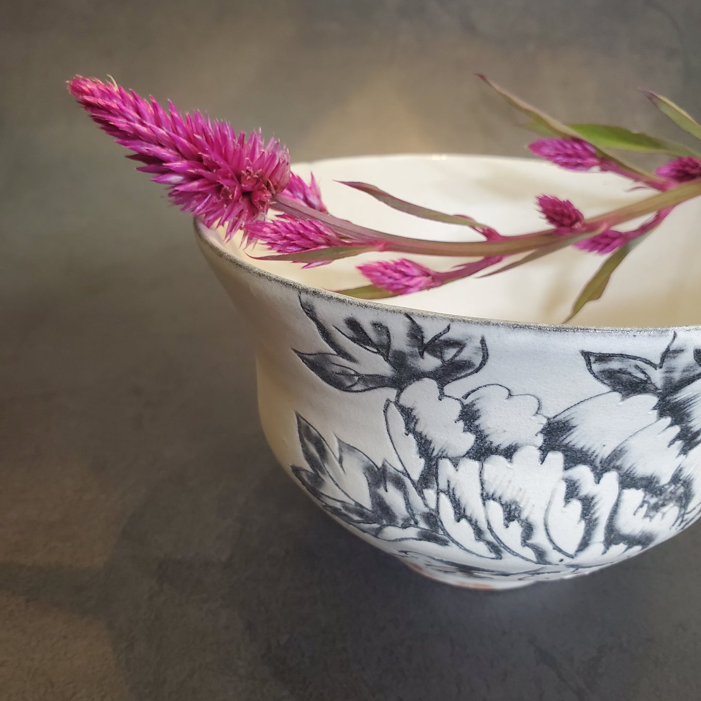 Scraping bowl "peony"