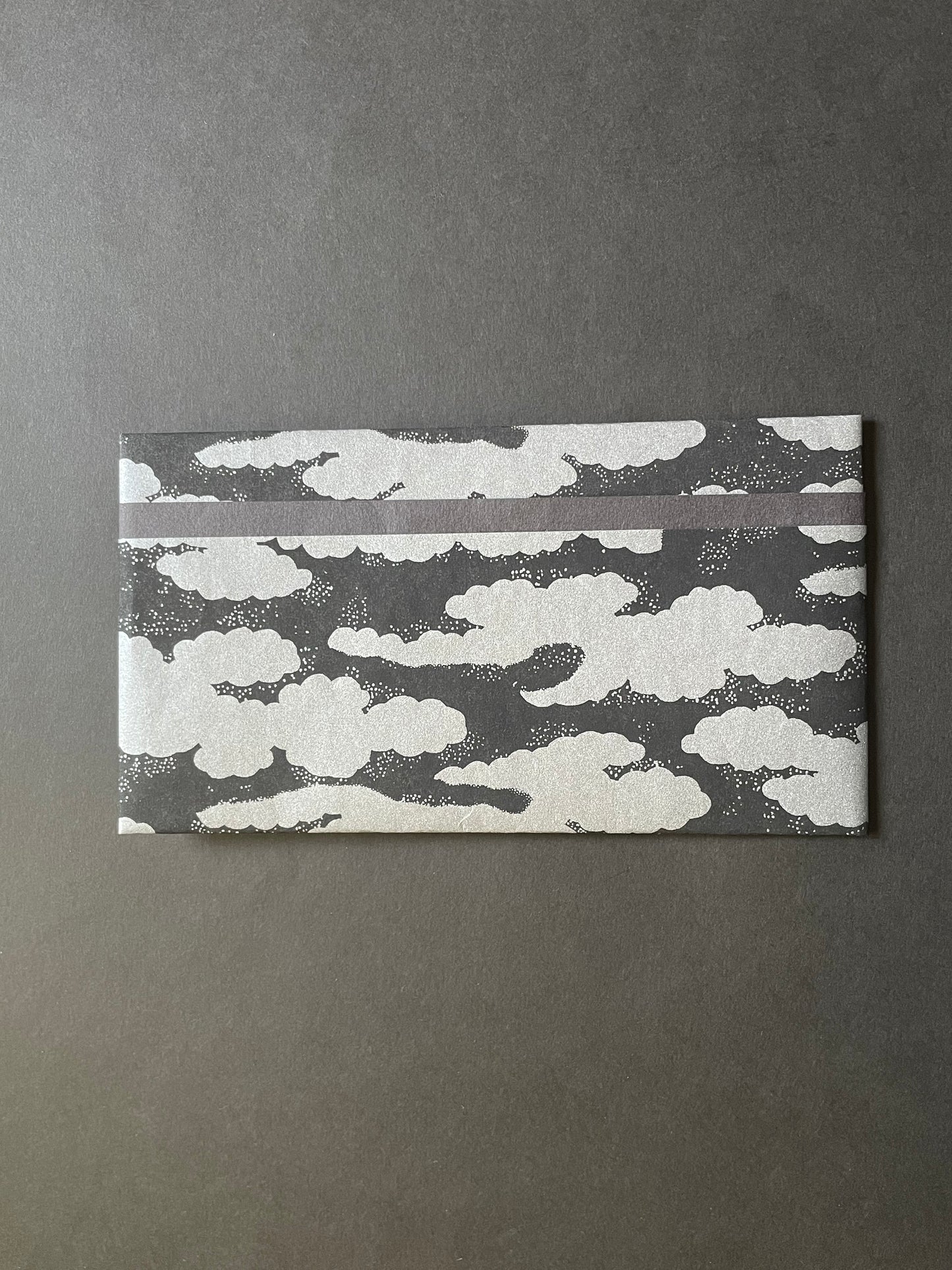 Okurifumi (9) Cloud/Black/Stripes