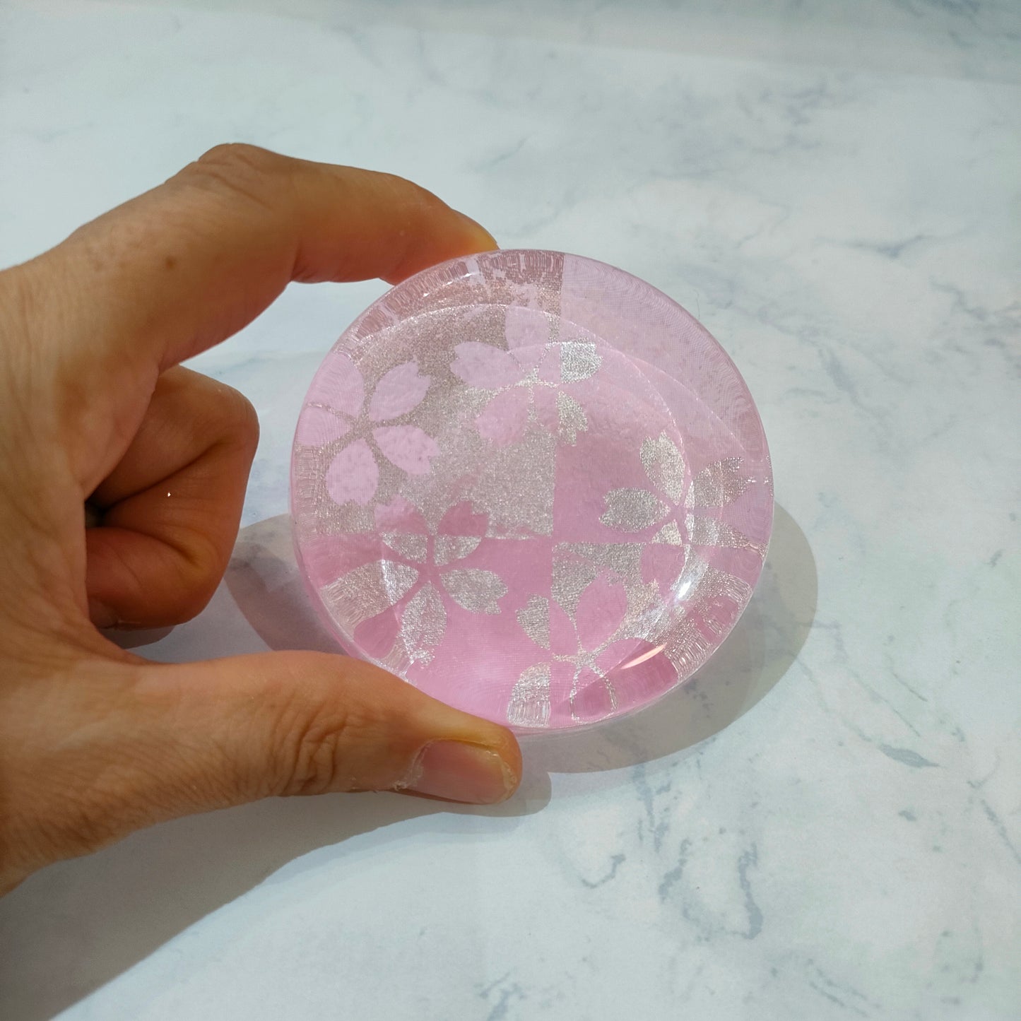 金彩ガラス ペーパーウェイト 桜 ピンク（7cm・丸形）