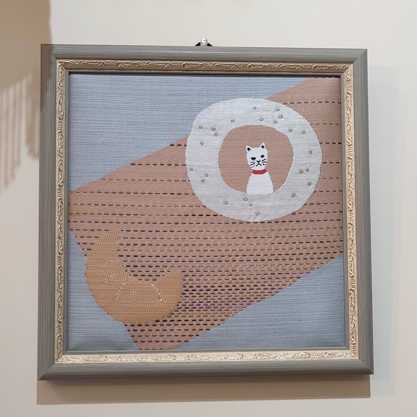 Nishijin Textile Art Frame Cat and Donut (Sugar Donut & White Cat)